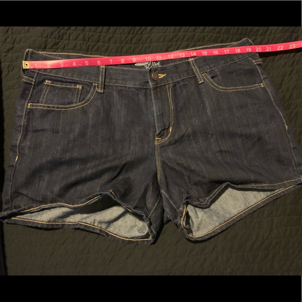 Old Navy Diva cut size 16 Jean shorts